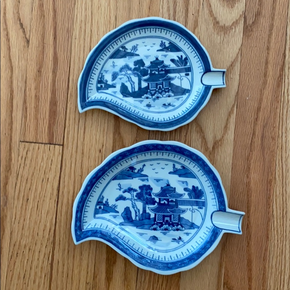 Vintage Chinese Decorative Plates